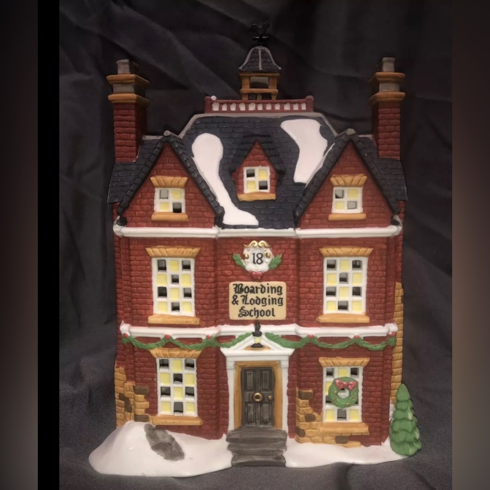 Dept 56 "Boarding and Lodging School" #5809-2 Heritage Dickens' Village 1993